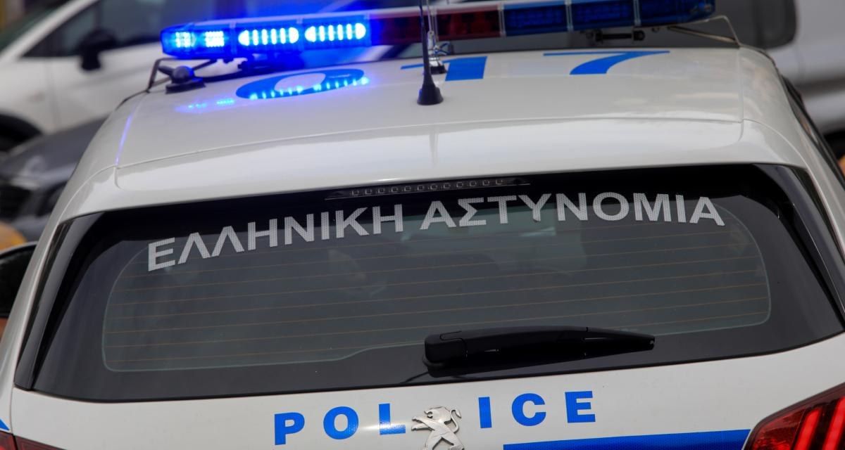 Συναγερμός στο Κρυονέρι: Άνδρας ταμπουρώθηκε σε σπίτι και απειλούσε να αυτοκτονήσει