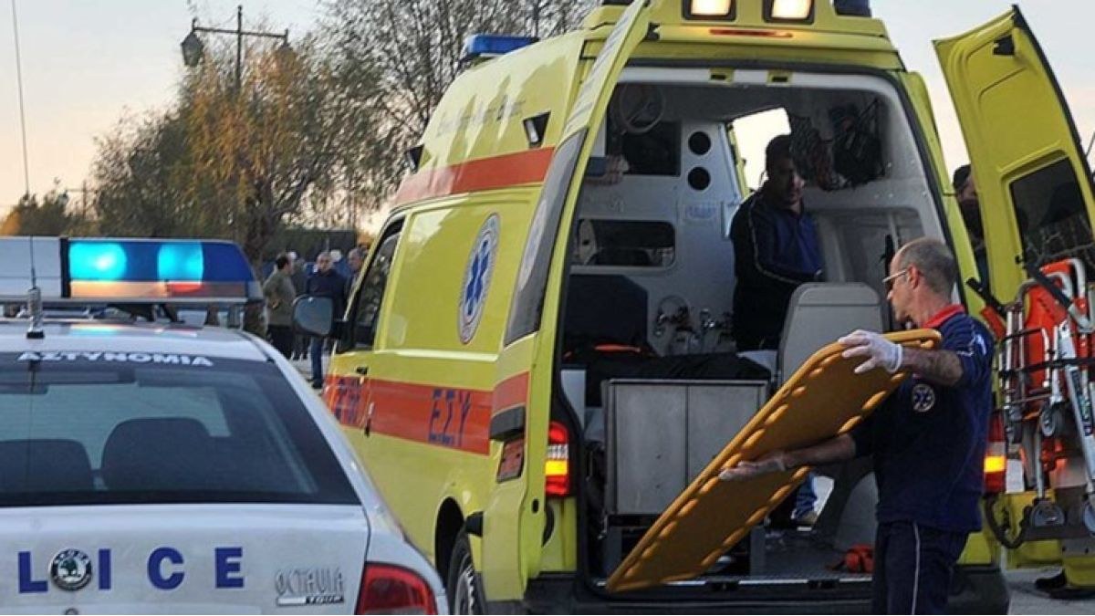 Τραγωδία στο Μενίδι: Νεκρός ο οδηγός που καρφώθηκε με το αυτοκίνητό του σε δέντρο