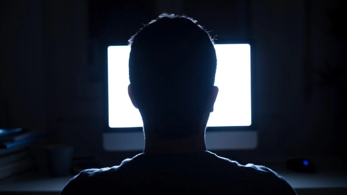 Ελεύθερος υπό όρους ο 18χρονος κατηγορούμενος για συμμετοχή στο διεθνές κύκλωμα παιδικής πορνογραφίας «764»