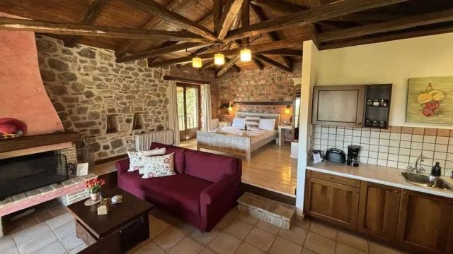 Suite Efharis Filoxenon: Η απόλυτη εμπειρία φιλοξενίας στην «Ελβετία» της Ορεινής Κορινθίας