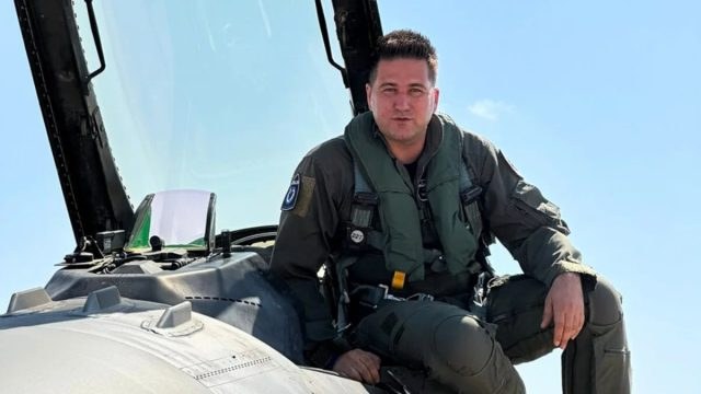 Ανατρίχιασε ο πιλότος του F-16: Συνεχίζουμε να φυλάμε τον ουρανό της πατρίδας, χρόνια πολλά Ελλάδα