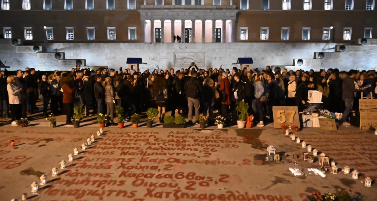 ΣΥΡΙΖΑ για τον Άγνωστο Στρατιώτη: Η κυβέρνηση αντί να ζητήσει συγγνώμη από τον Πάνο Ρούτσι, κάνει επίδειξη ακροδεξιάς ρητορικής