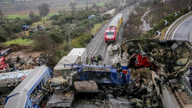Τραγωδία στα Τέμπη: Κείμενο διαμαρτυρίας 50 συγγενών θυμάτων για την ανακριτική διαδικασία