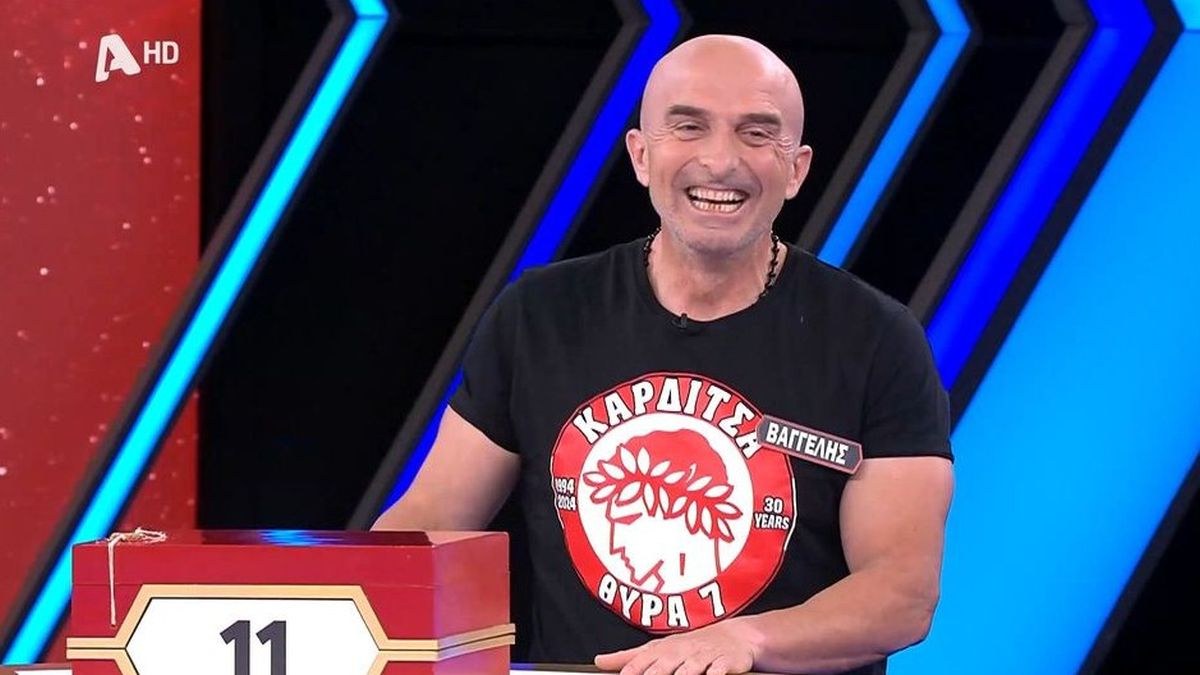 Διαιτητής έσκασε μύτη στο Deal με μπλούζα… Ολυμπιακού! Το ποσό που κέρδισε, και η τεράστια έκπληξη που έκρυβε το κουτί του
