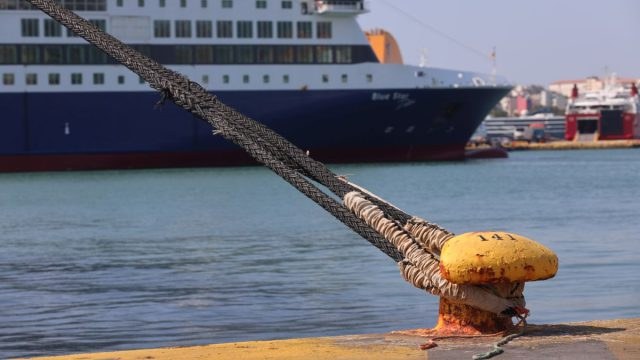 Απαγορευτικό απόπλου σε Πειραιά και Λαύριο λόγω των θυελλωδών ανέμων – Αλλαγές στη Ραφήνα