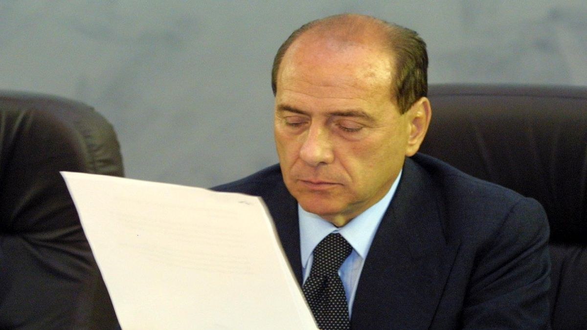 Σαν σήμερα, 12 Νοεμβρίου 2011: Η οικονομική κρίση οδηγεί τον Σίλβιο Μπερλουσκόνι σε παραίτηση από την πρωθυπουργία της Ιταλίας