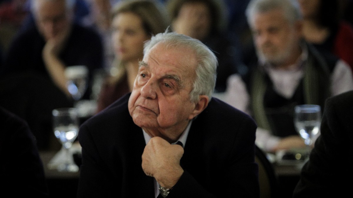 Αλέκος Φλαμπουράρης: Τι αναφέρει το ιατρικό ανακοινωθέν για τον θάνατό του