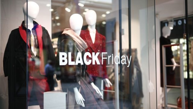 Black Friday: Σήμερα η κορύφωση των προσφορών – Τι πρέπει να προσέξουν οι αγοραστές
