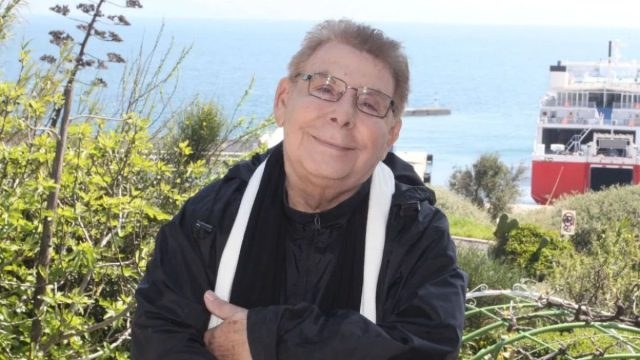 Γιάννης Γαλάτης: «Πουλάω την πολυκατοικία μου στη Ραφήνα για να συντηρήσω 22 οικογένειες»