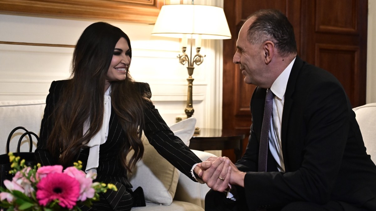 Συνάντηση Κίμπερλι Γκίλφοϊλ με Γιώργο Γεραπετρίτη στο υπουργείο Εξωτερικών