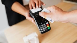 Υποχρεωτικό το IRIS από 1η Δεκεμβρίου: Όλες οι αλλαγές σε πληρωμές και αποδείξεις