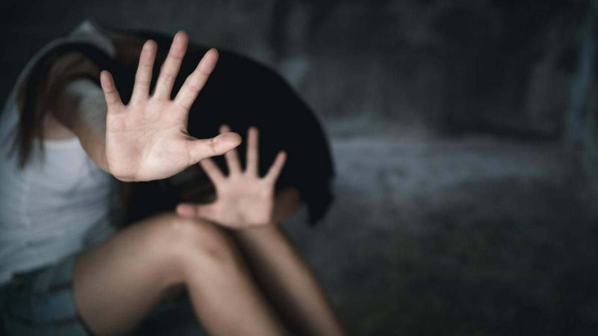 Θεσσαλονίκη: 13χρονη καταγγέλλει τους γονείς της για κακοποίηση – Φέρονται να την χτύπησαν με κοντάρι ηλεκτρικής σκούπας