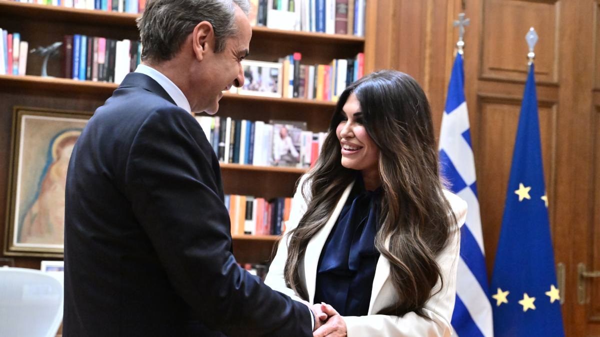 Στο Μέγαρο Μαξίμου η Κίμπερλι Γκιλφόιλ: Πρώτη επίσημη συνάντηση με τον Κυριάκο Μητσοτάκη