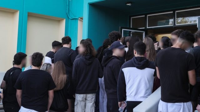 Κυψέλη: Ήταν η πρώτη μέρα στο σχολείο για τη 16χρονη που μαχαίρωσε 14χρονη – Τι συνέβη