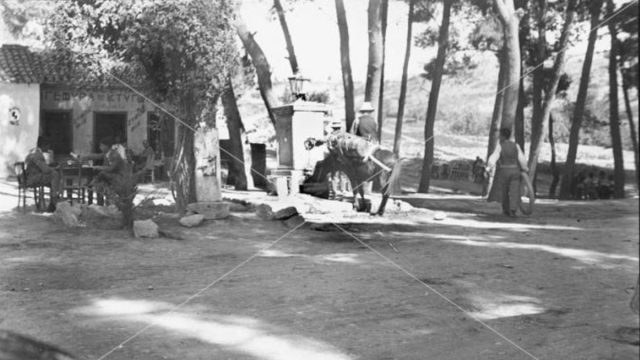 Κουίζ για την παλιά Αθήνα: Καταλαβαίνεις ποια είναι η πλατεία της φωτογραφίας;