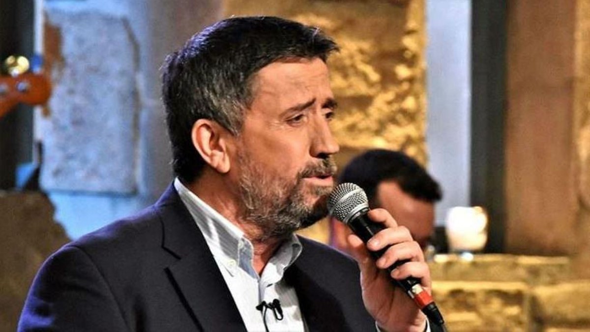 ΣΚΑΪ: Κορυφαίος Έλληνας τραγουδιστής παρουσιαστής στο νέο «Στην Υγειά μας»!