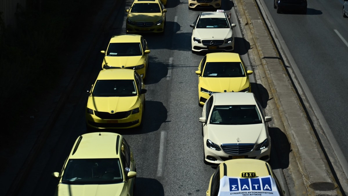 Λήγει η απεργία των ταξί μετά από τη συνάντηση με τον Κυρανάκη