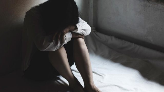 Ιερέας έσωσε ανήλικη στο Βόλο: Την κακοποιούσε ο πατέρας της και απειλούσε να τη σκοτώσει αν μιλήσει