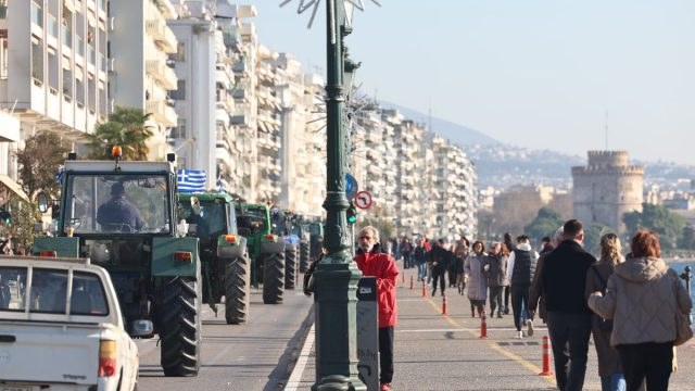 Πληρωμές επιδοτήσεων, κόστος παραγωγής και μπλόκα – Τι ζητούν οι αγρότες και πού βάζει «κόκκινες γραμμές» η κυβέρνηση