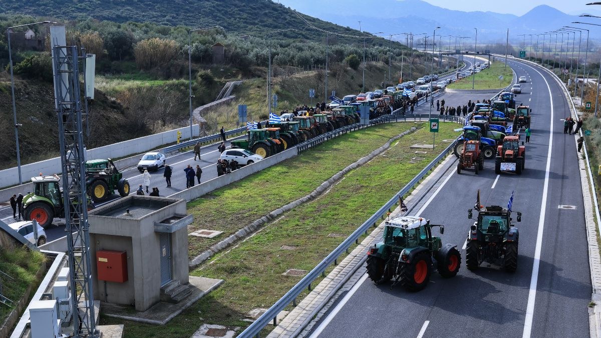 Κλιμακώνουν τις κινητοποιήσεις οι αγρότες: Τι προβλέπει ο νόμος για τα μπλόκα και ποιες είναι οι κυρώσεις