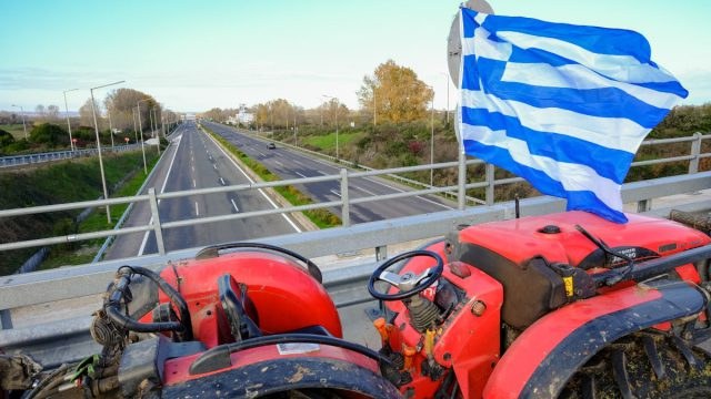Αναλυτικός οδηγός για τα μπλόκα σε όλη την Ελλάδα: Ανυποχώρητοι οι αγρότες, αποκλεισμοί σε κομβικά σημεία