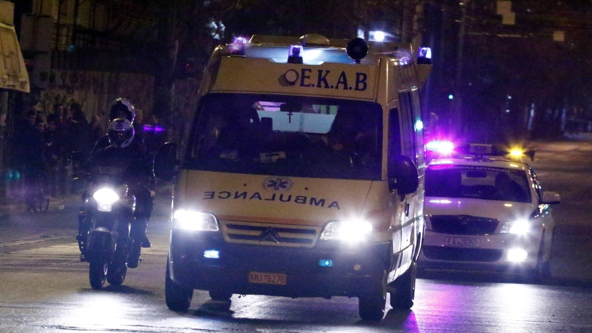 Ακραία ενδοοικογενειακή βία στο Μαρούσι: 27χρονη έπεσε από τον 4ο όροφο για να γλιτώσει! Προσγειώθηκε στον… 3ο, ανέβηκε και ξαναέπεσε