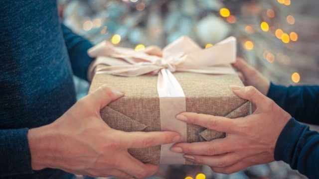 Ποιοι γιορτάζουν σήμερα, Παρασκευή 19 Δεκεμβρίου, σύμφωνα με το εορτολόγιο;