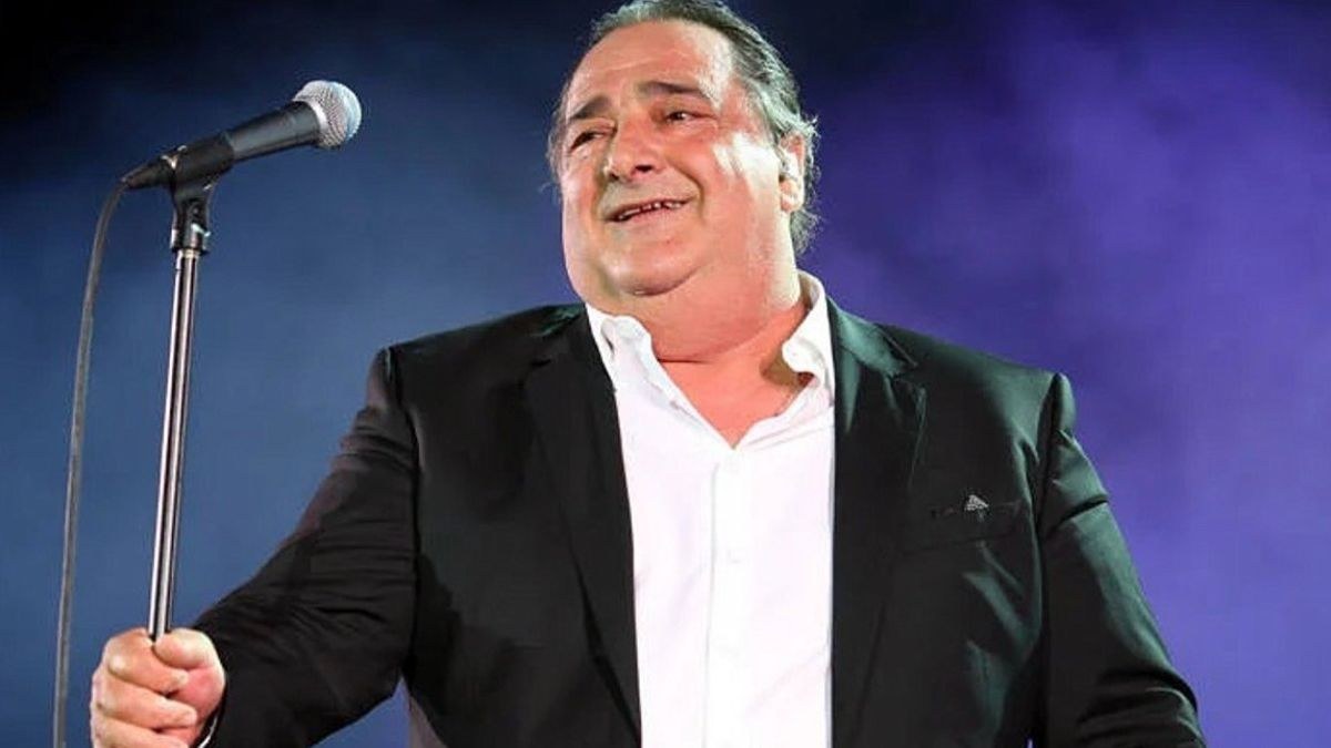 Συγκινεί ο αδερφός του Βασίλη Καρρά για τα δύο χρόνια από τον θάνατό του: «Νομίζω ότι είναι χθες, είναι πάντα δίπλα μου»