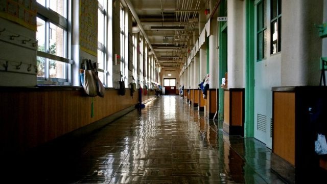 ​«Την έλεγαν “πρεζάκι” και “βρoμιάρα”»: Τι αποκαλύπτει η αδερφή της 16χρονης μαθήτριας που μαχαίρωσε την 14χρονη σε σχολείο στην Κυψέλη