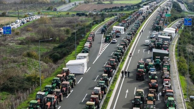 Παρέμβαση Αρείου Πάγου για τα μπλόκα των αγροτών: Αυτόφωρα και συλλήψεις για τους κλειστούς δρόμους