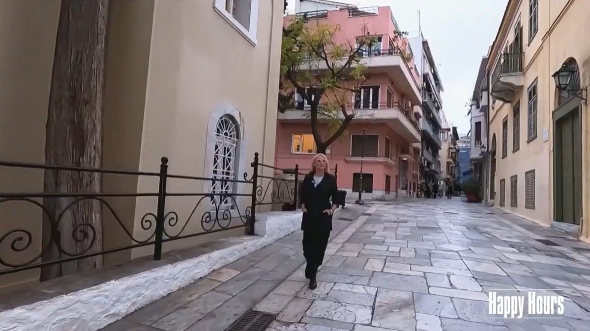 Οδός Κυδαθηναίων: Ο δρόμος της Πλάκας με τα 2 ιστορικότερα στέκια και το σπίτι του Σεφέρη