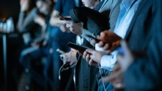 Social media: Τέλος για τα παιδιά κάτω των 15 ετών – Πώς θα λειτουργεί ο «κόφτης», θα υπάρχουν πρόστιμα για τους γονείς;
