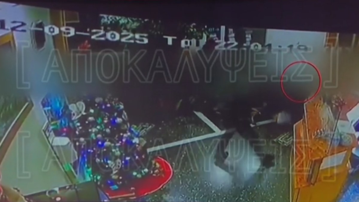 Η στιγμή που συλλαμβάνεται σε ξενοδοχείο ο 17χρονος που μαχαίρωσε τον 14χρονο στον Χολαργό