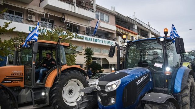 Αγρότες: Η μεγάλη απόφαση για τα μπλόκα – Ποιοι αποχωρούν και ποιοι προτείνουν «απόβαση» στην Αθήνα