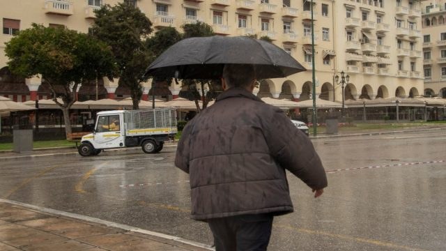 Άστατος ο καιρός σήμερα (30/1) με βροχές και καταιγίδες – Η πρόγνωση από Τσατραφύλλια και Αρνιακό