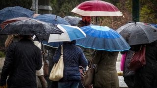 Καιρός: Αναβαθμίστηκε σε Δελτίο Επικίνδυνων Καιρικών Φαινομένων το έκτακτο της ΕΜΥ – Πότε «χτυπά» την Αττική