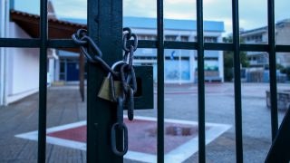 Κακοκαιρία σαρώνει τη χώρα: Κλειστά σχολεία τη Δευτέρα (12/1) σε αυτές τις περιοχές