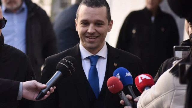 Επανεμφάνιση Ηλία Κασιδιάρη με… Μαρία Καρυστιανού