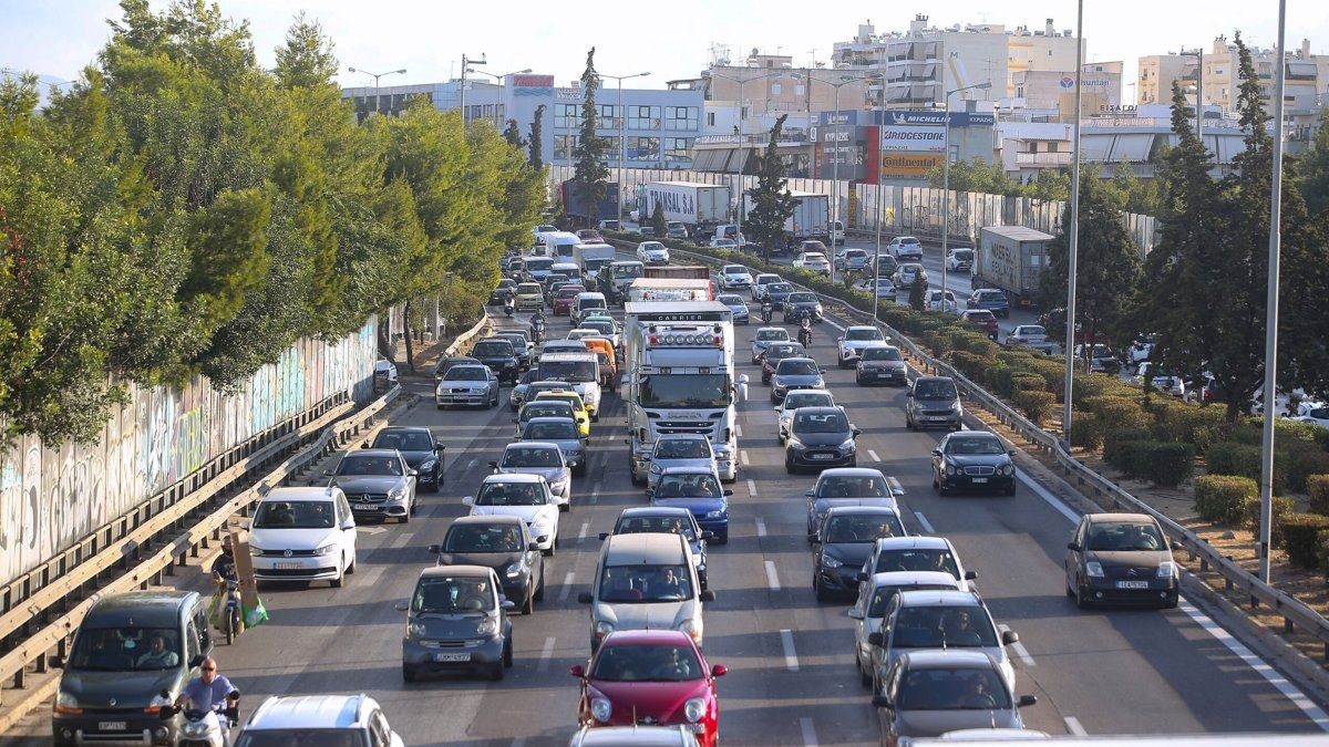 Το «σύνδρομο της επιστροφής»: Γιατί η Αθήνα βουλιάζει μετά τις γιορτές – Εναλλακτικές διαδρομές