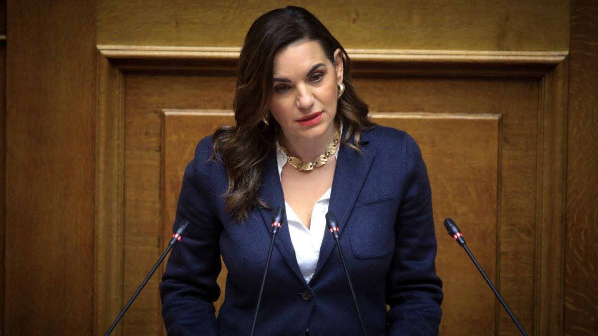 Ωμή παρέμβαση στο οικογενειακό δίκαιο με φωτογραφική διάταξη που «έτρεξε» να εκμεταλλευτεί η Όλγα Κεφαλογιάννη