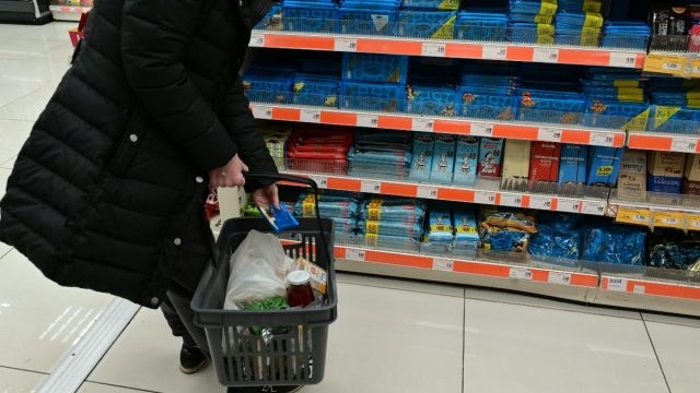 Πληθωρισμός 2,6%: Αυξήσεις «φωτιά» σε καφέ, σοκολάτα και κρέατα – Δείτε τη λίστα με τις ανατιμήσεις
