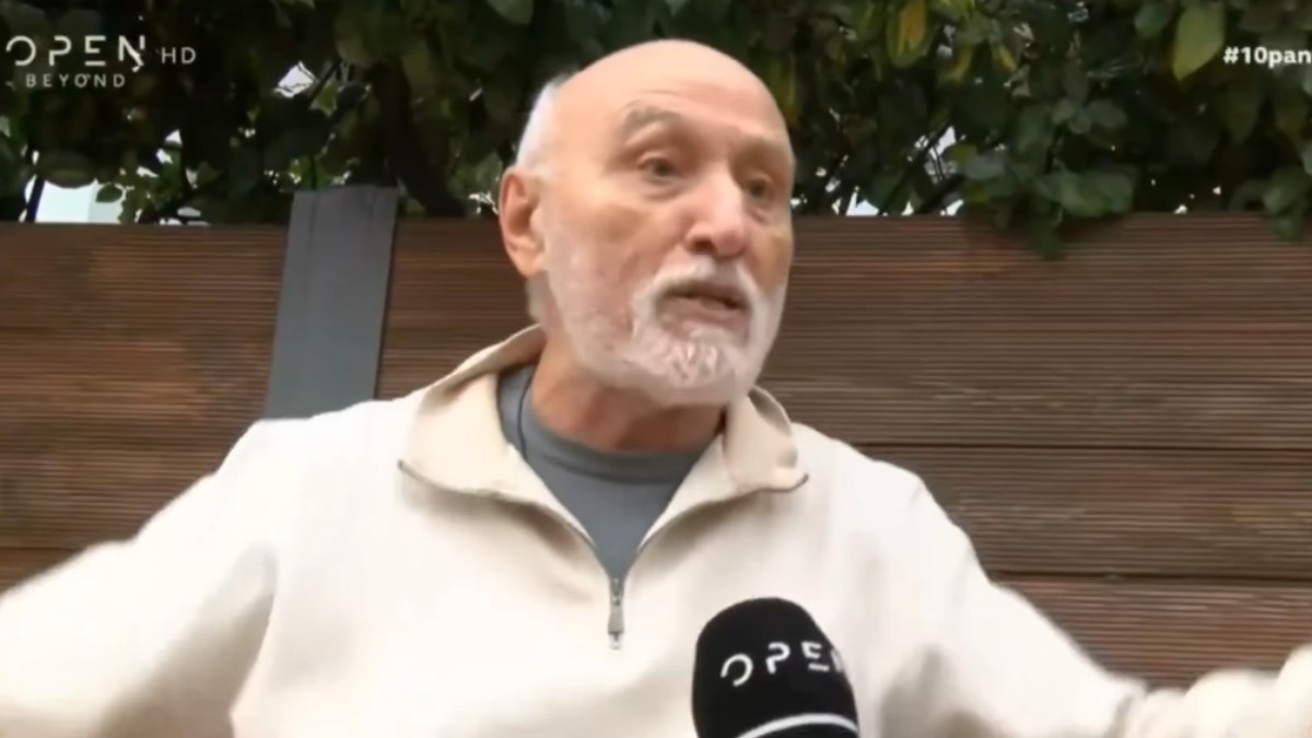 Εν εξάλλω πολίτης στη Βάρη κατά πάντων: «Άχρηστος δήμαρχος, άχρηστη κυβέρνηση! Μόνο Belh@rra και φανφάρες»