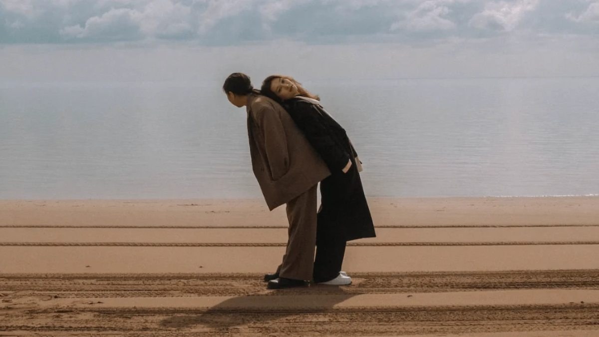 Προσπάθεια δύο ανθρώπων να βρεθούν συναισθηματικά