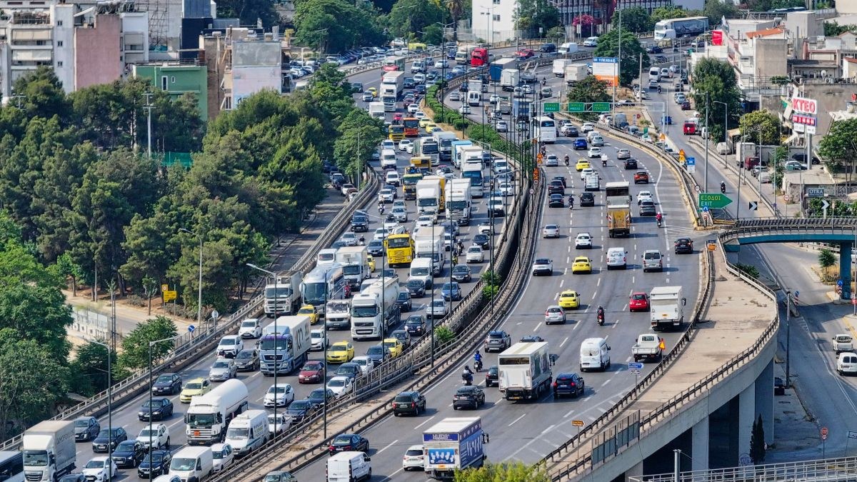 Απεργία ταξί και έργα παρέλυσαν τους δρόμους της Αθήνας