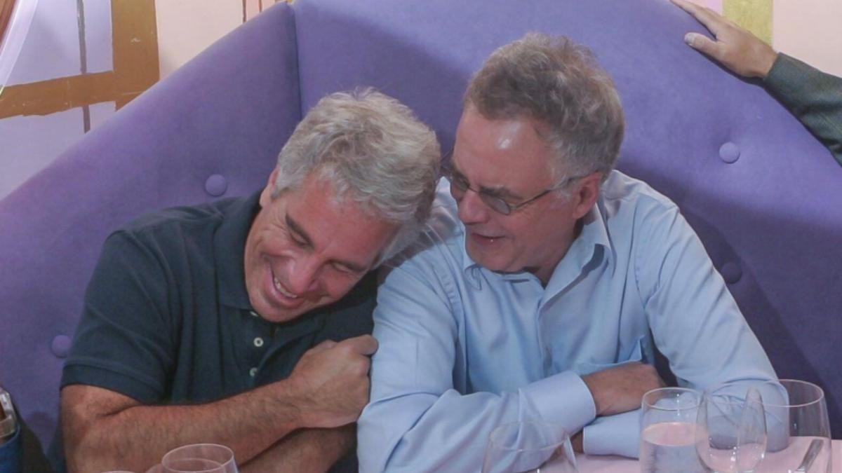 Ανατριχιαστικό email βιολόγου στον Τζέφρι Έπσταϊν: «Δώσε ορμόνες σε 3χρονο παιδί αν έχει τρανς τάσεις»