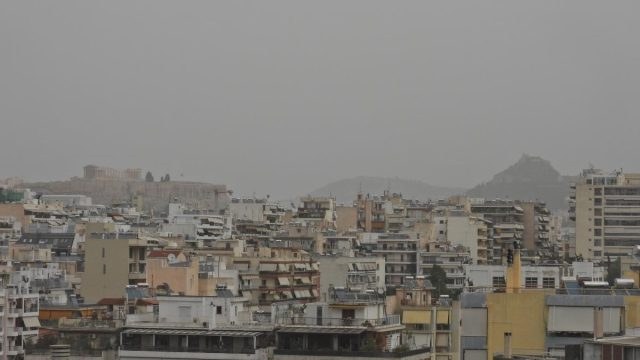 Πώς μπορεί η αφρικανική σκόνη να κάνει ζημιά στην υγεία μας και τι πρέπει να προσέξουμε;
