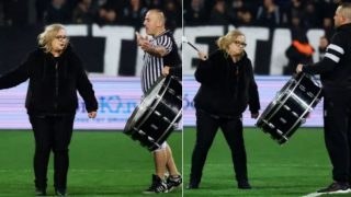 Ανατριχίλα στην Τούμπα: Μητέρα παιδιού που σκοτώθηκε στην Ρουμανία χτυπάει το τύμπανο των φανατικών του ΠΑΟΚ