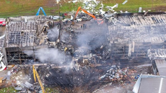 «Δακρύζαμε από την οσμή ακόμα και όταν περνούσαμε απ’ έξω»: Σοκάρουν οι καταγγελίες εργαζομένων της Βιολάντα