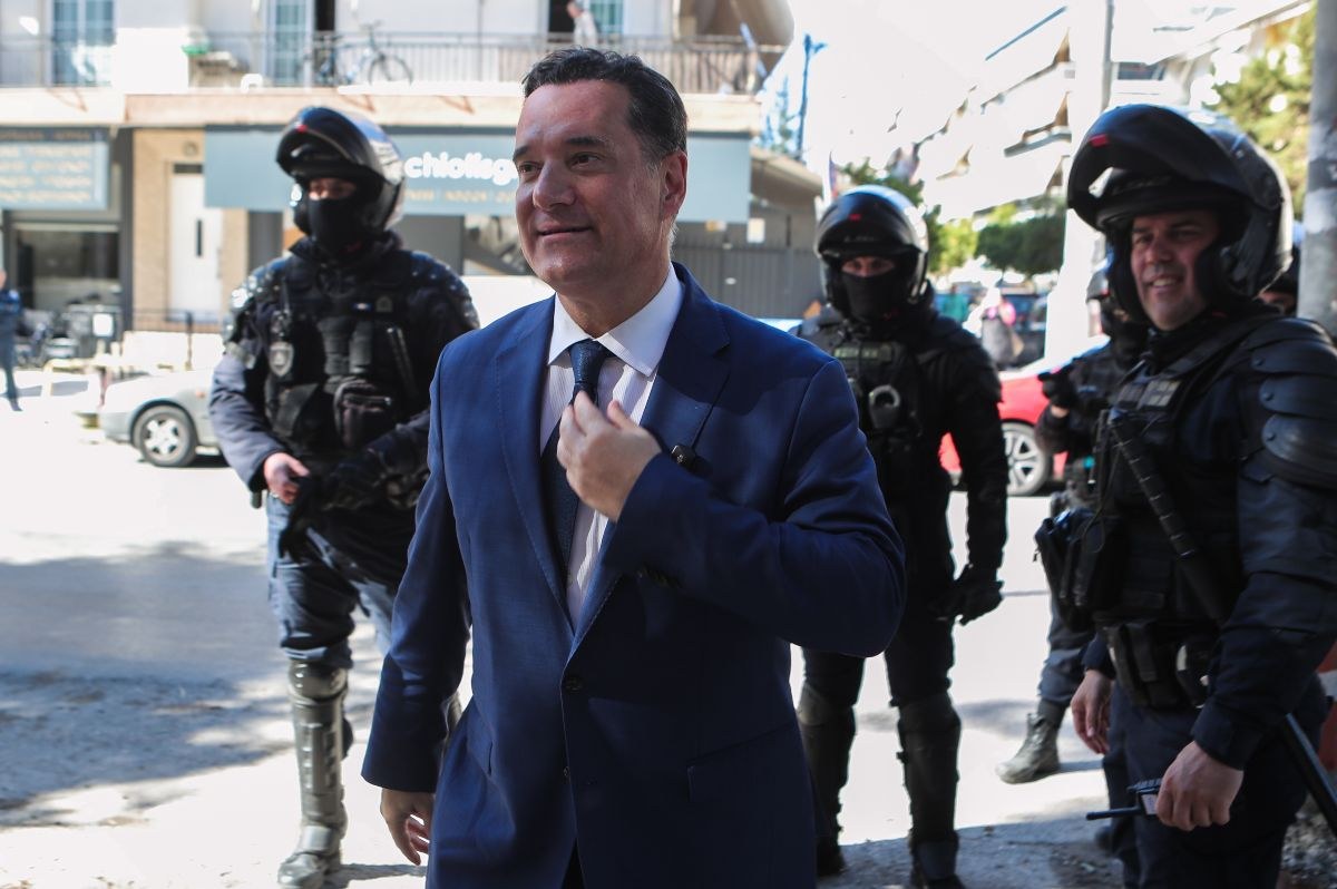 Με φωνές και συνθήματα τα εγκαίνια του νέου τμήματος στη Νίκαια