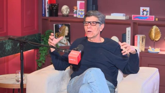 Γιάννης Μπέζος: «Η πολιτική είναι το νούμερο ένα “ψώνιο” – Τα άλλα έπονται σε απόσταση»